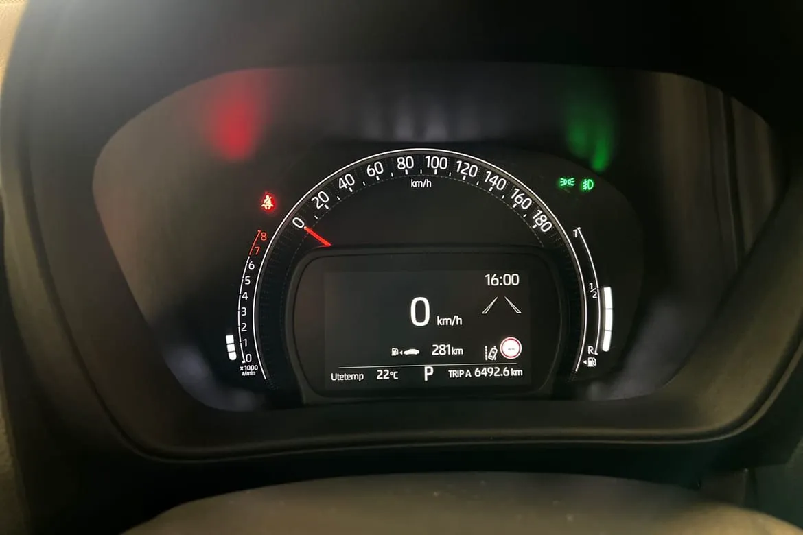 Vehicle image 15