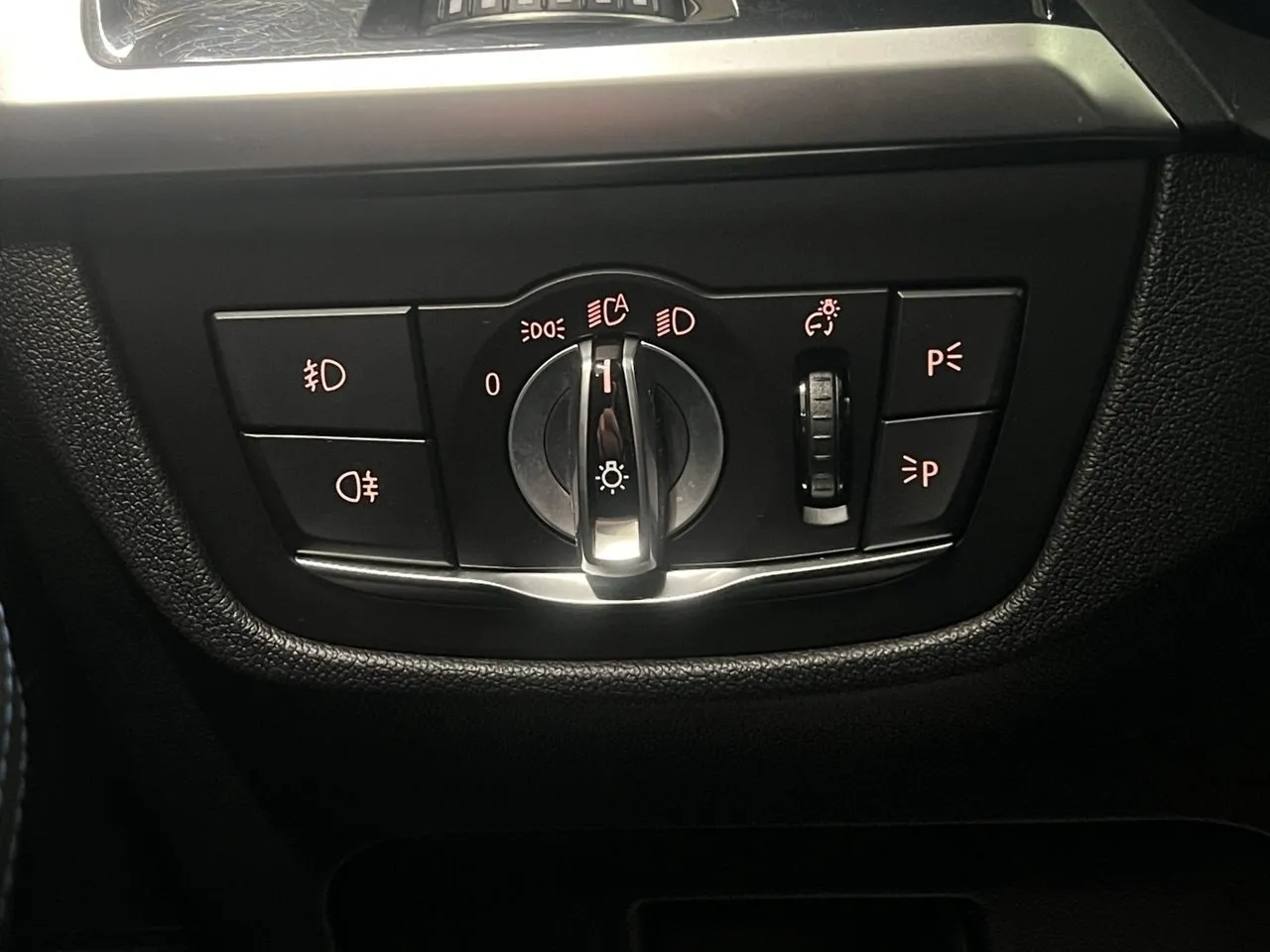 Vehicle image 28