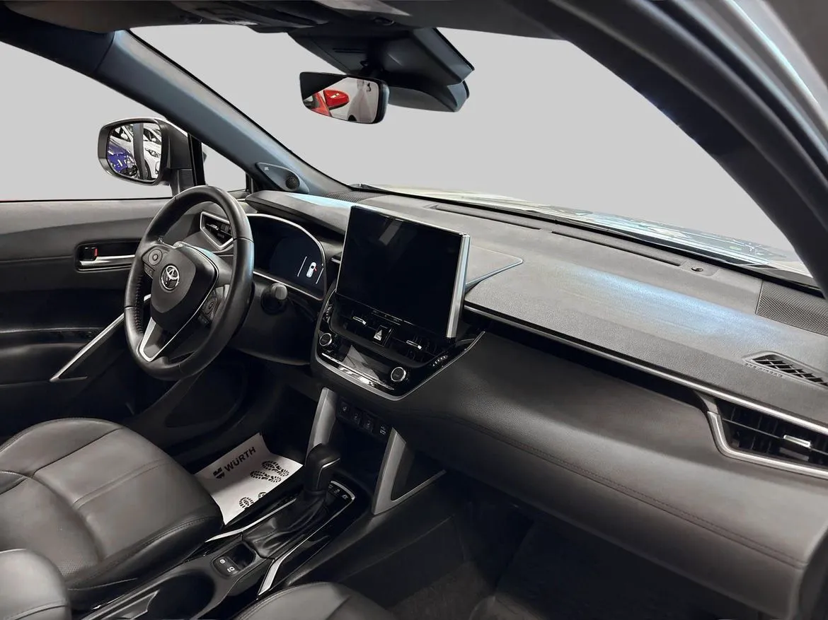 Vehicle image 9