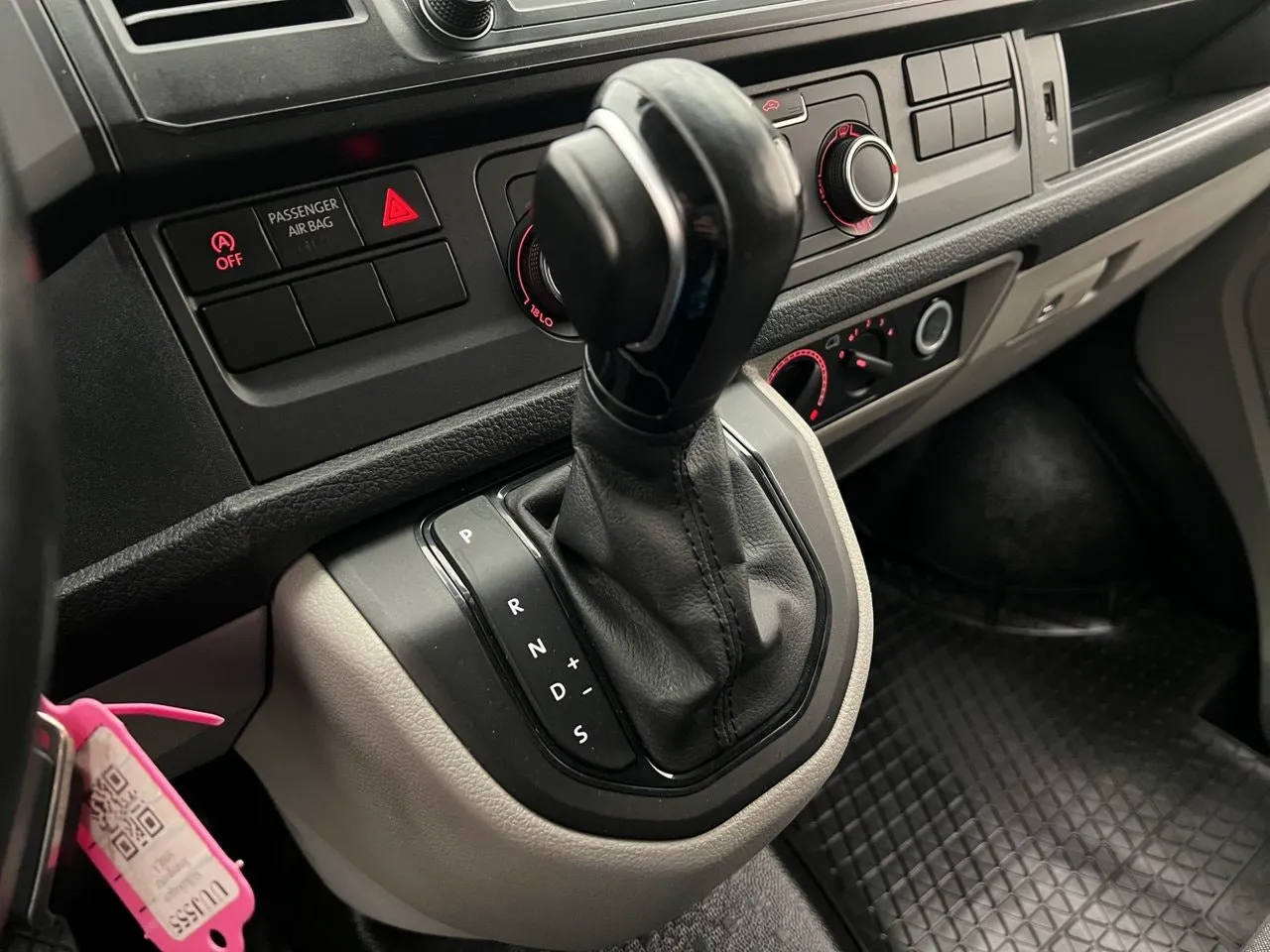 Vehicle image 26