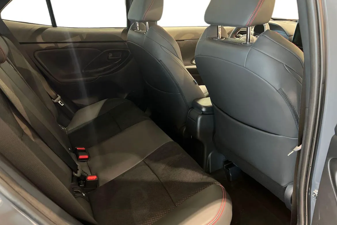 Vehicle image 20