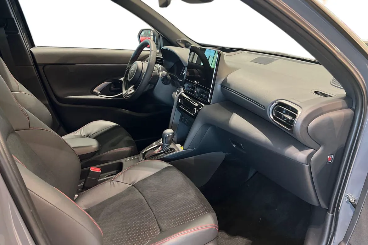 Vehicle image 18