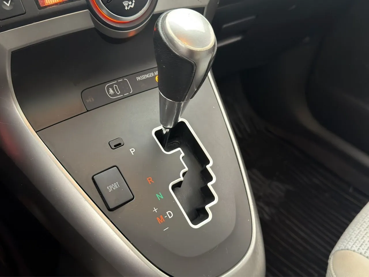 Vehicle image 25