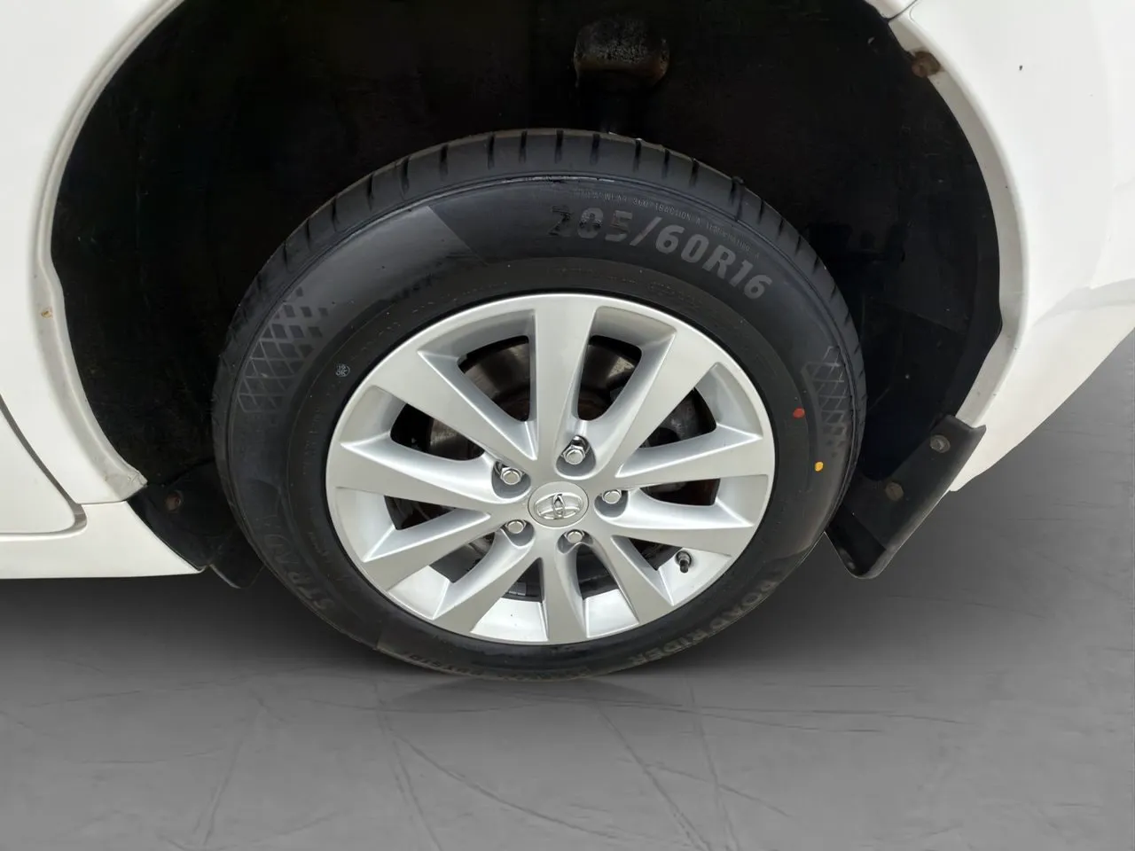 Vehicle image 32