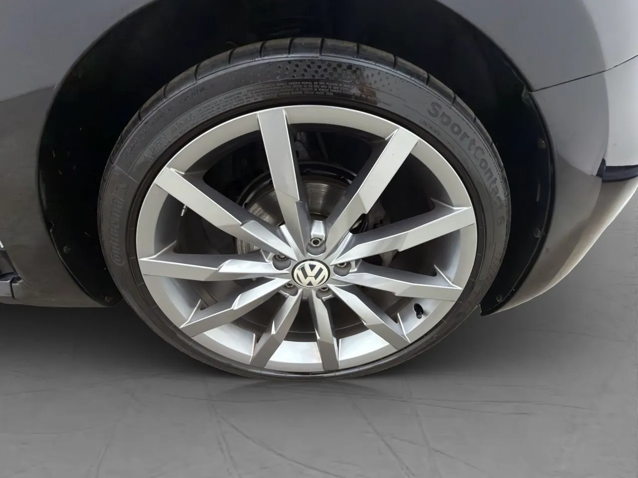 Vehicle image 28