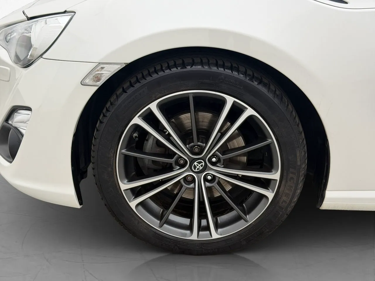 Vehicle image 21