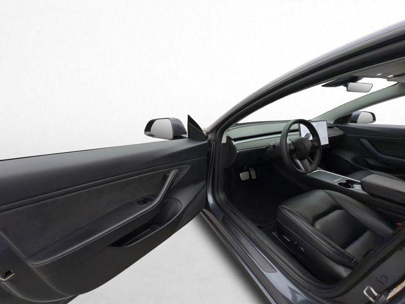 Tesla Model 3 bild 10