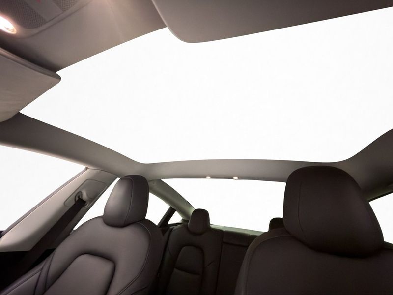 Tesla Model 3 bild 11