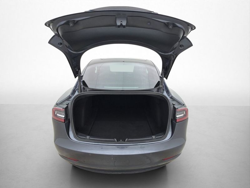 Tesla Model 3 bild 9