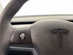 Tesla Model 3 bild 25
