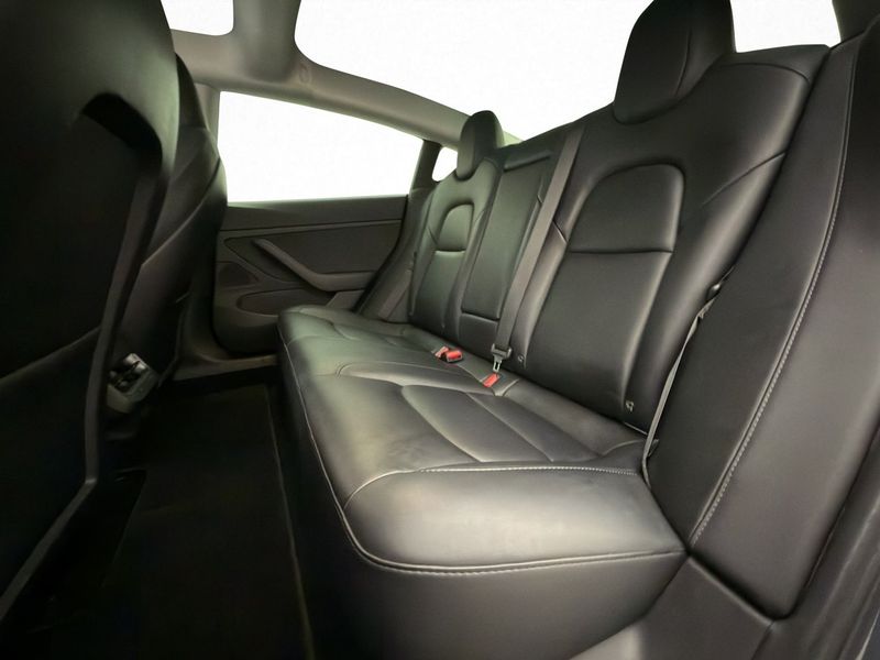 Tesla Model 3 bild 22