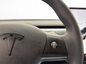 Tesla Model 3 bild 26