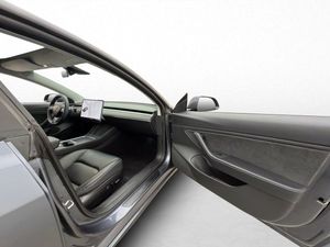 Tesla Model 3 bild 20
