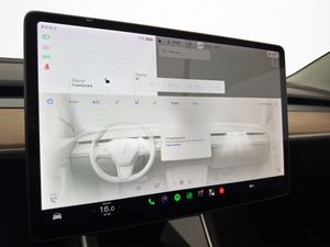 Tesla Model 3 bild 18