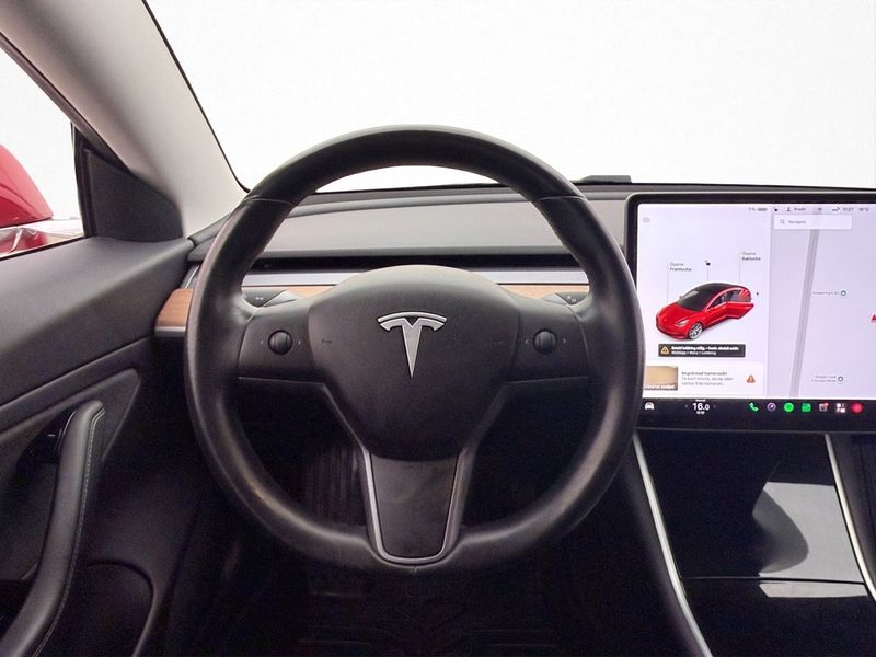 Tesla Model 3 bild 23