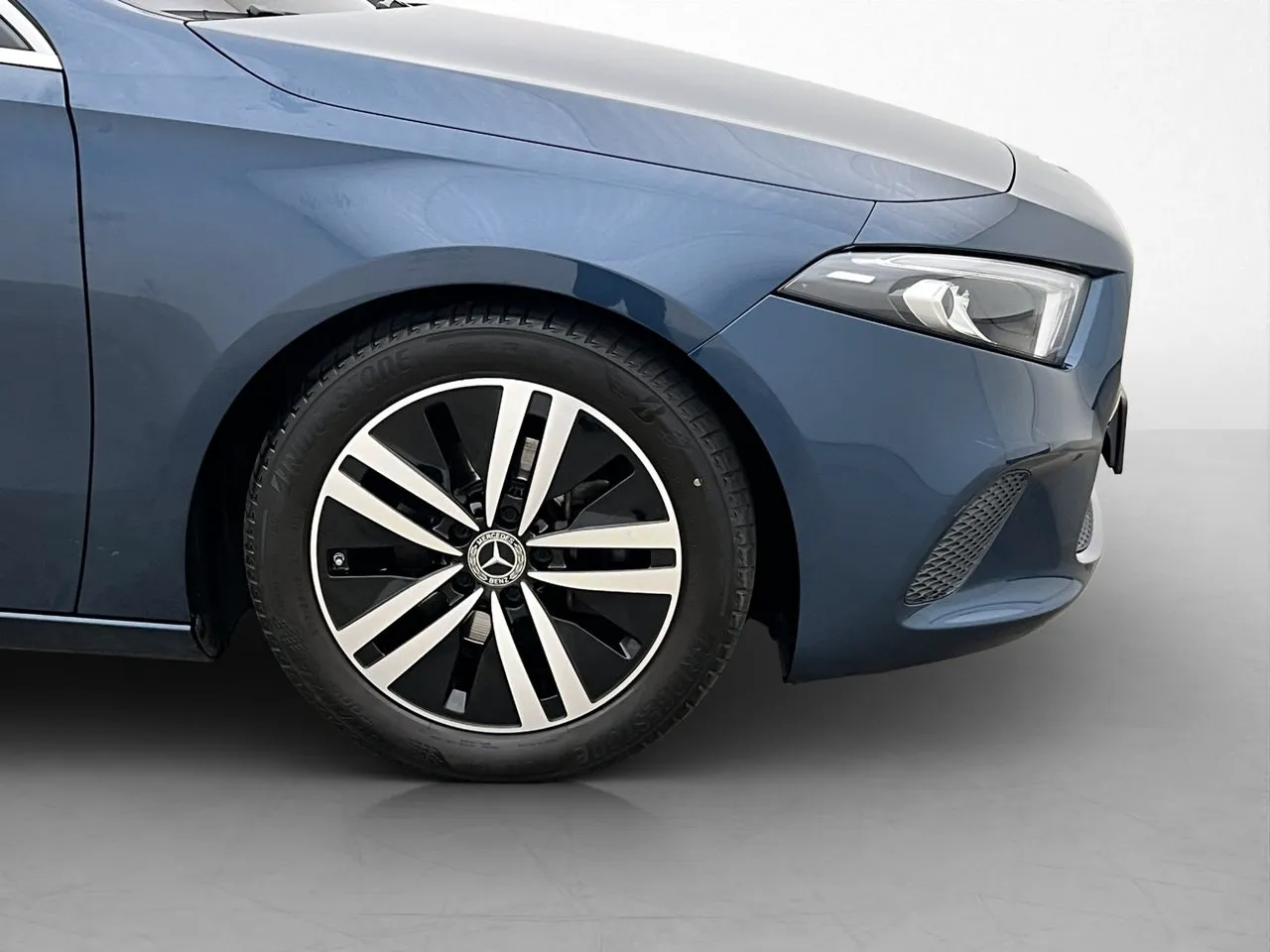 Vehicle image 30