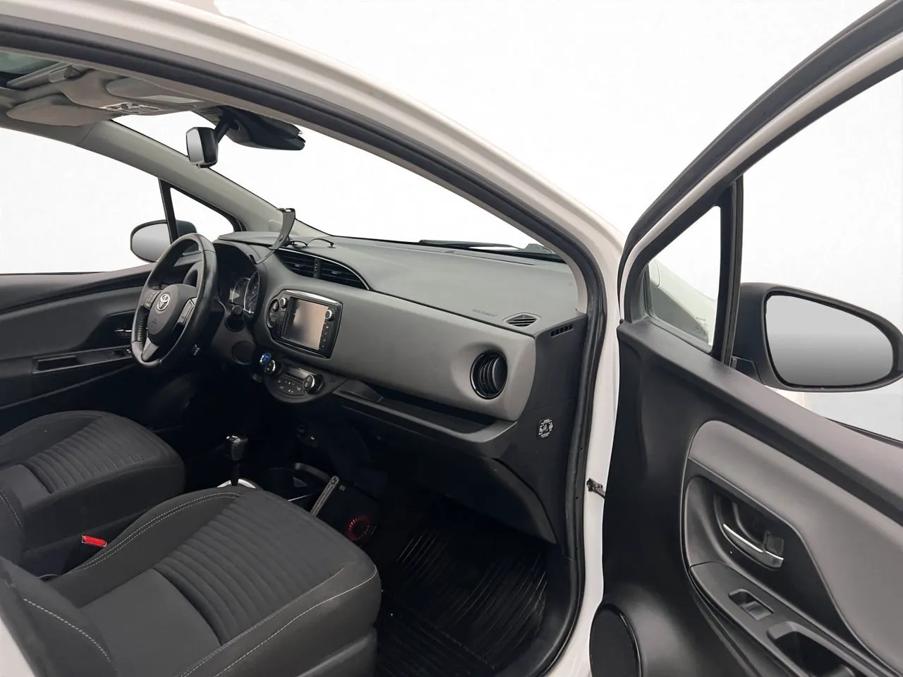 Vehicle image 21