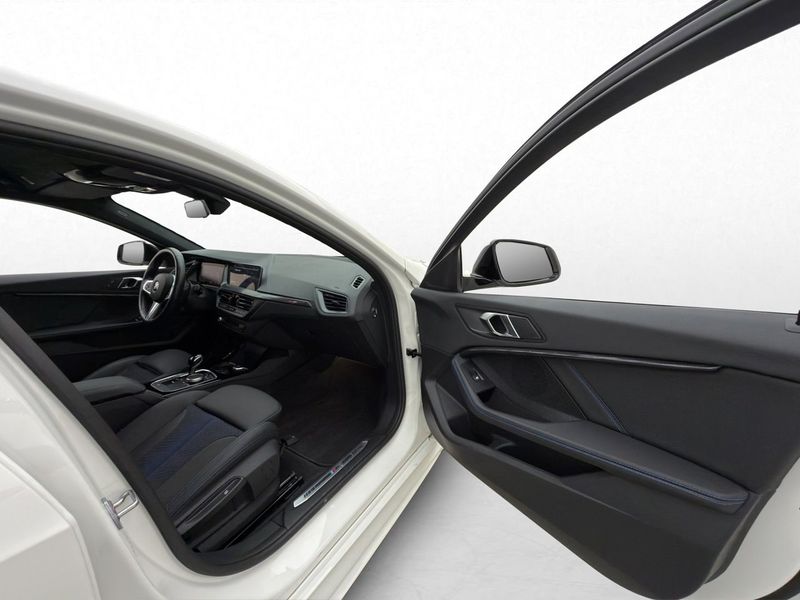 BMW 118 bild 25