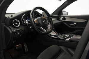 Mercedes GLC220 bild 8