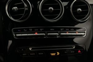 Mercedes GLC220 bild 16