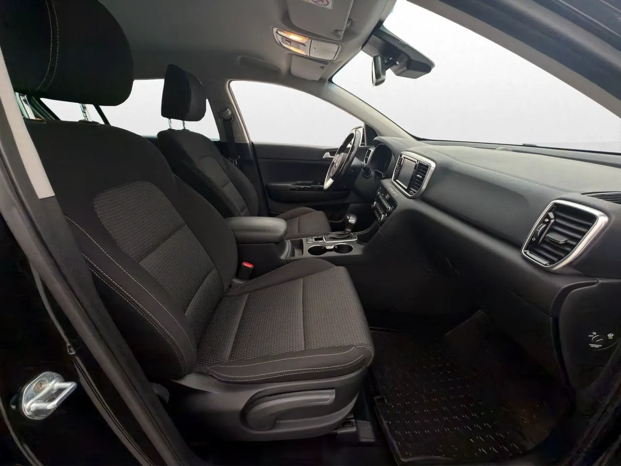 Vehicle image 25