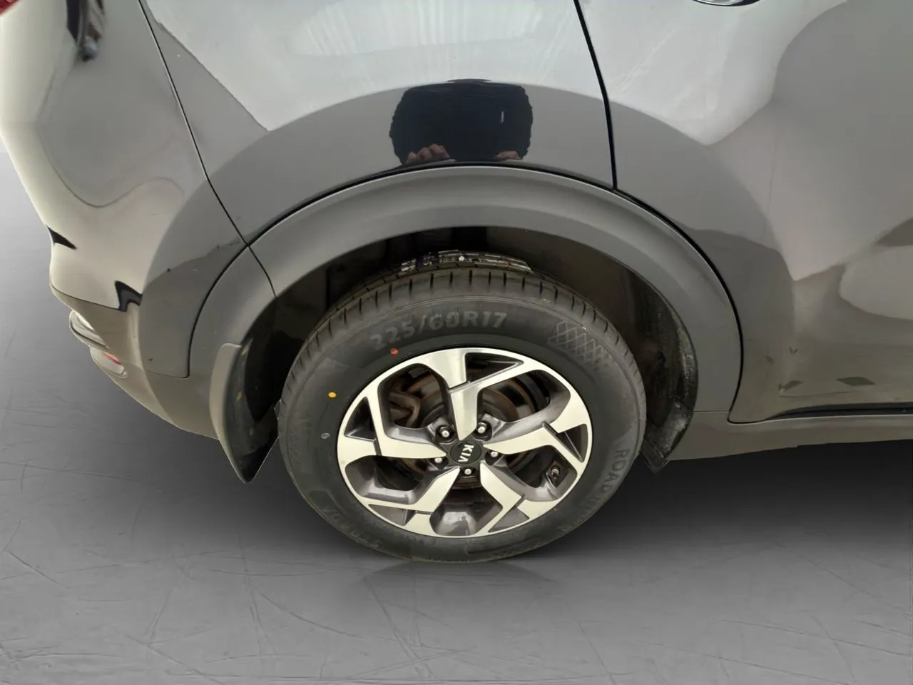 Vehicle image 32