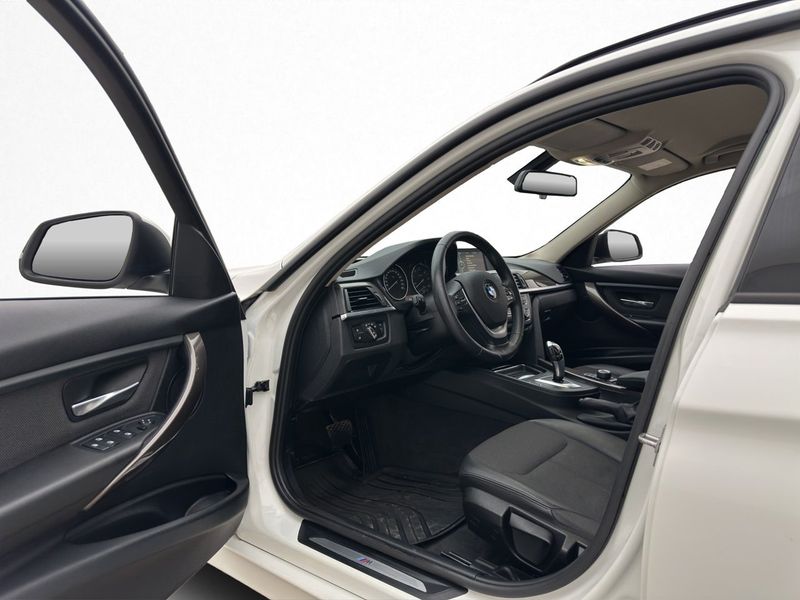 BMW 320 bild 19