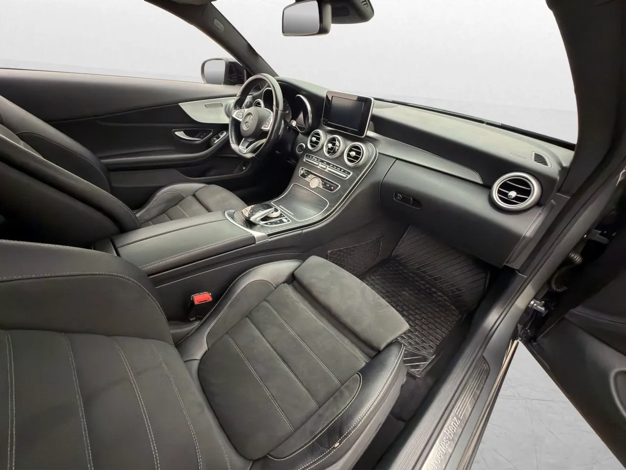 Vehicle image 30