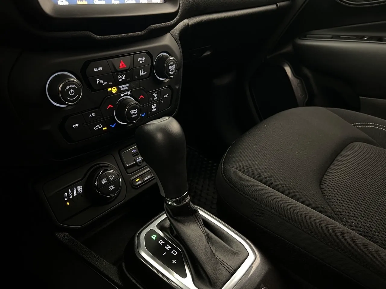 Vehicle image 23