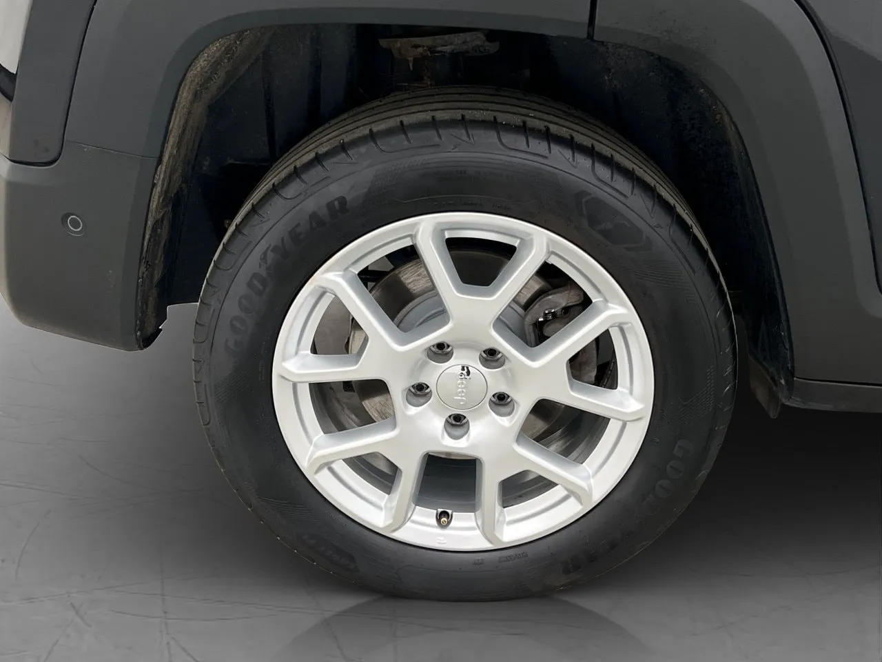 Vehicle image 30