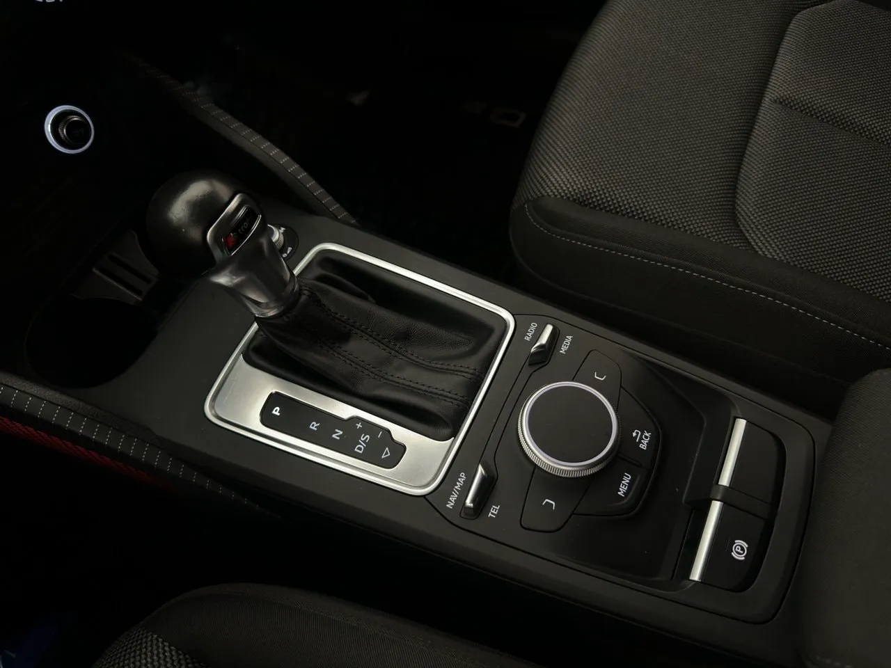 Vehicle image 20
