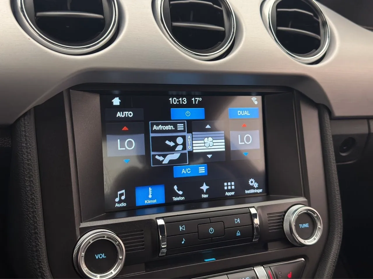 Vehicle image 21