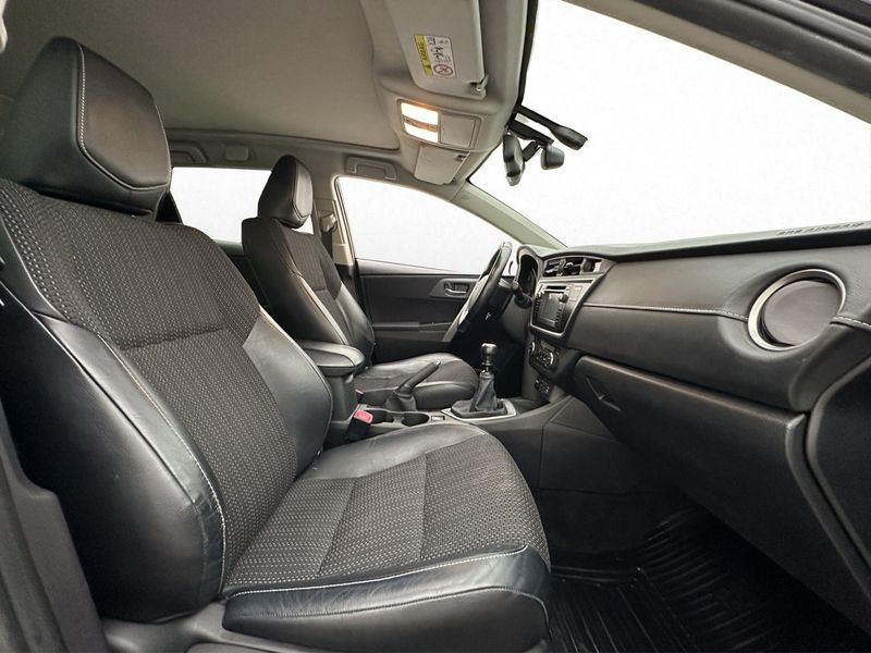 Toyota Auris bild 25