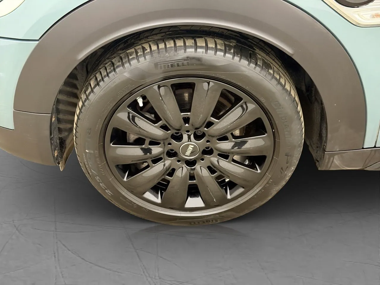 Vehicle image 24