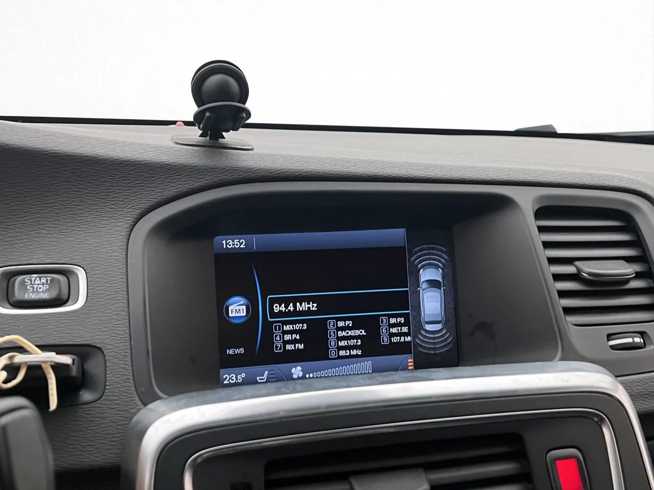 Vehicle image 18