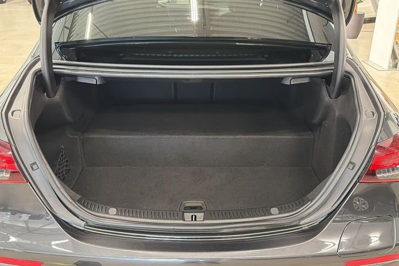 Mercedes E300 bild 24