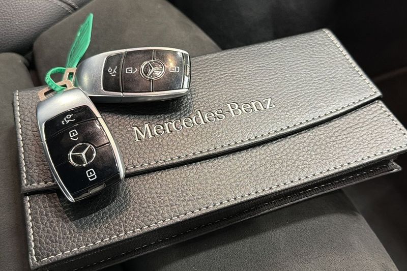 Mercedes E300 bild 25