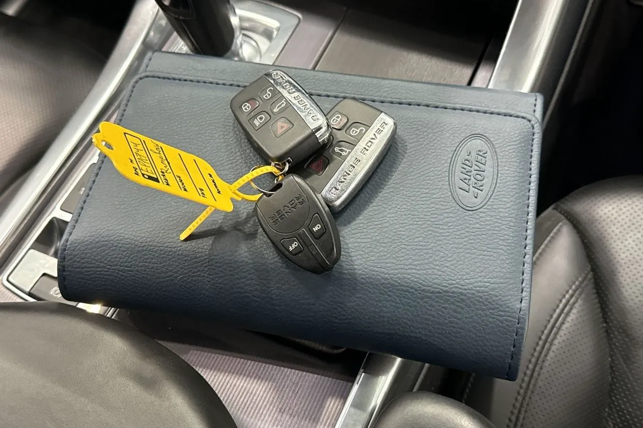 Vehicle image 25