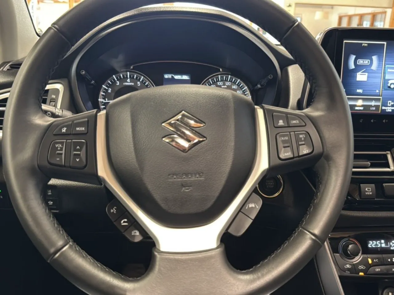 Vehicle image 15