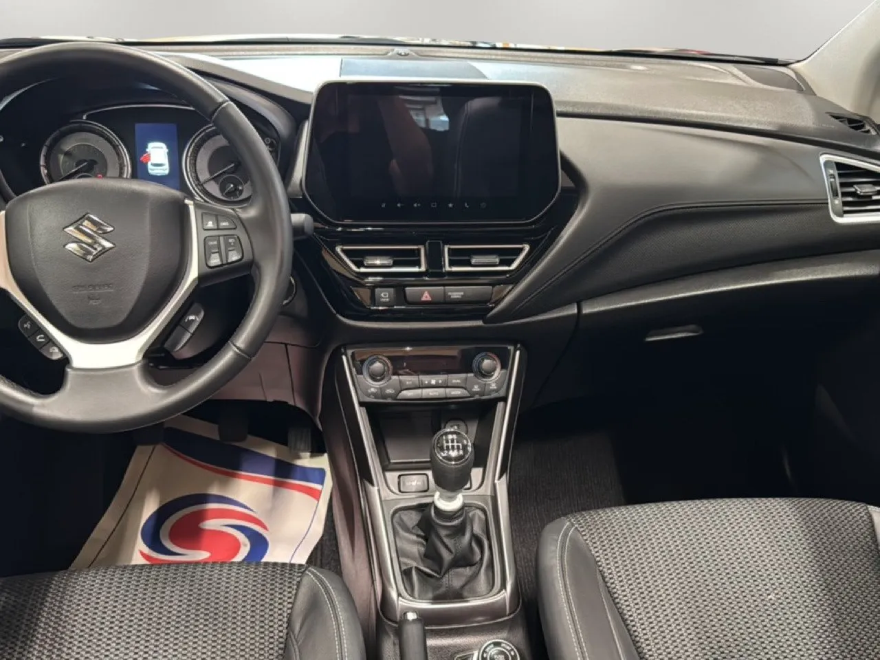Vehicle image 6