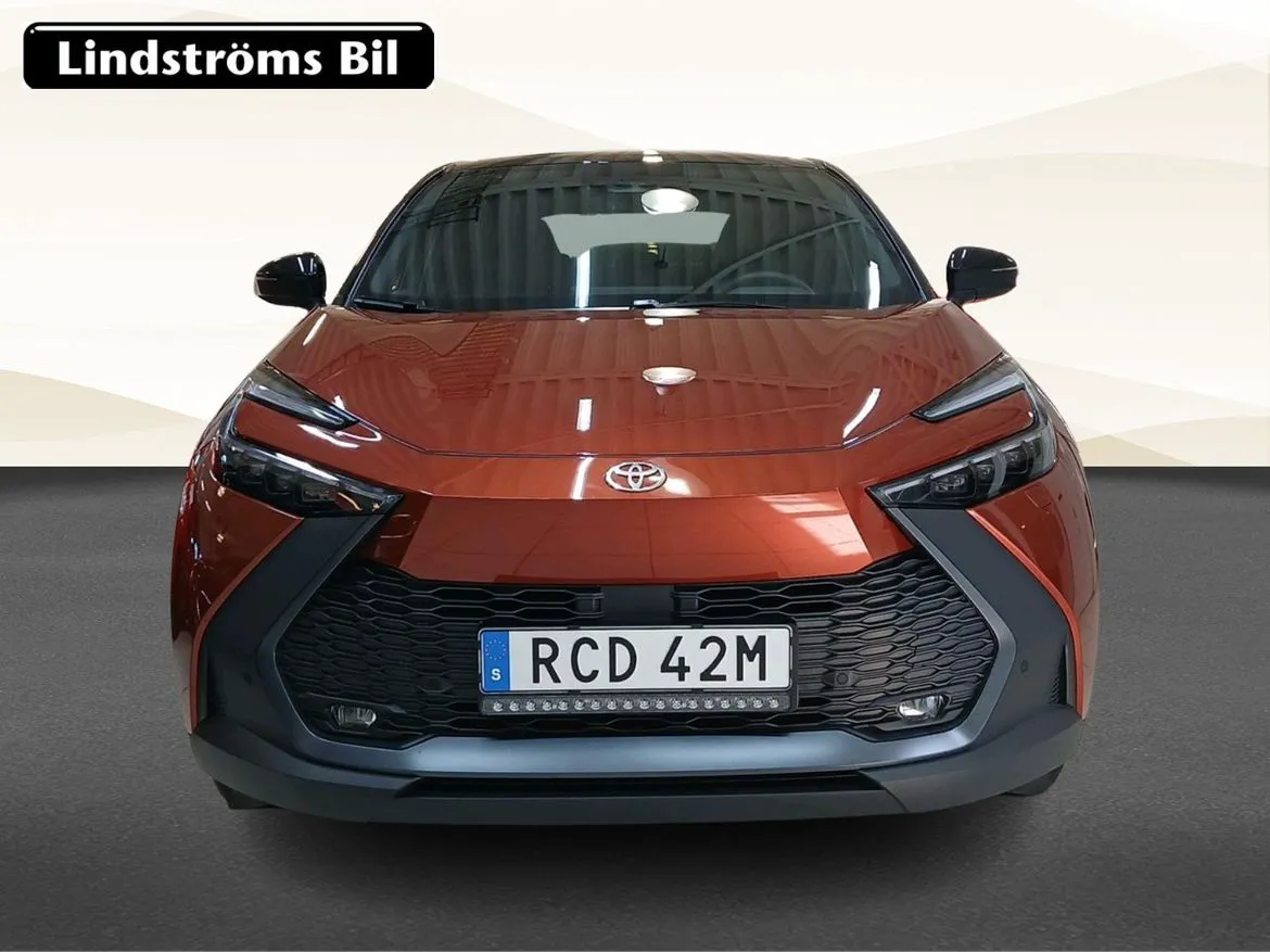 Vehicle image 8