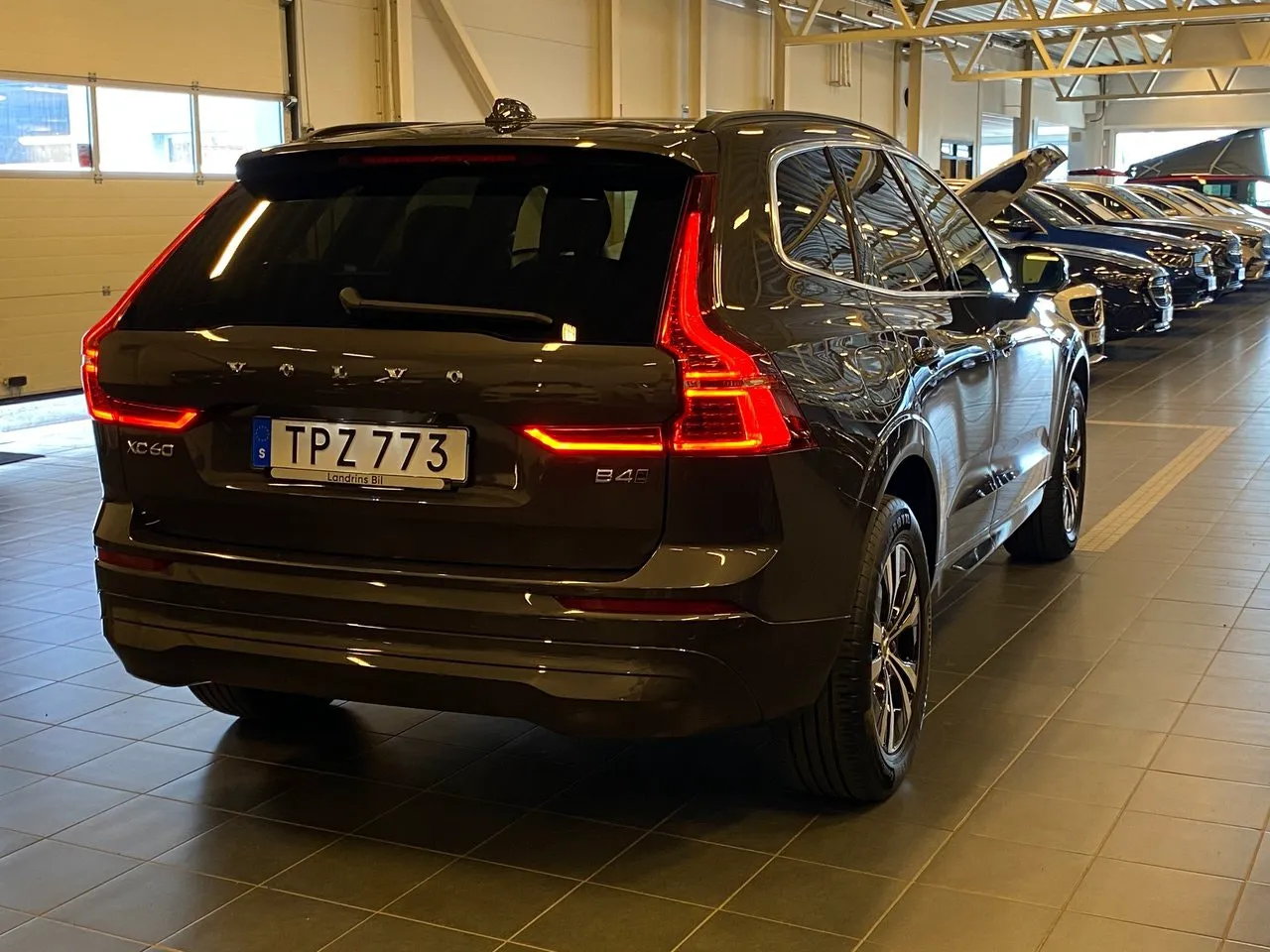 Vehicle image 6