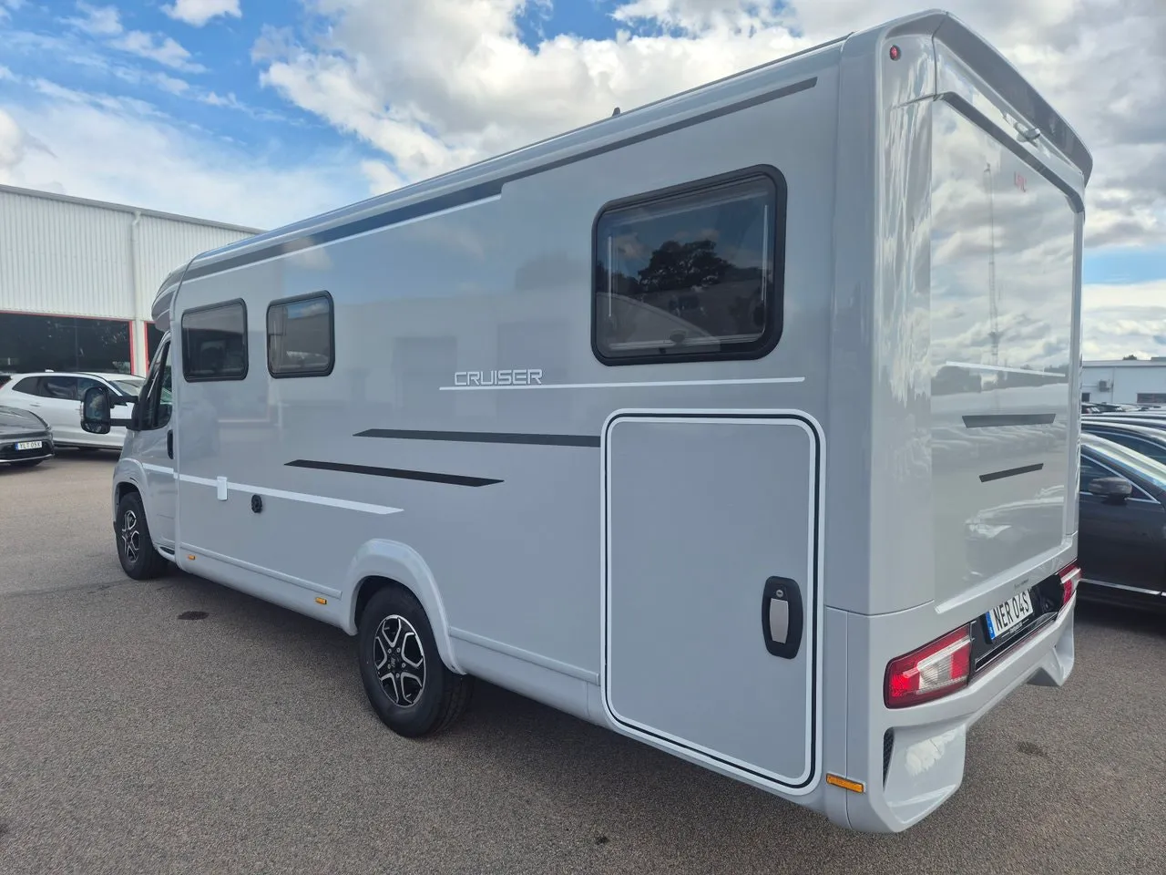 Vehicle image 3