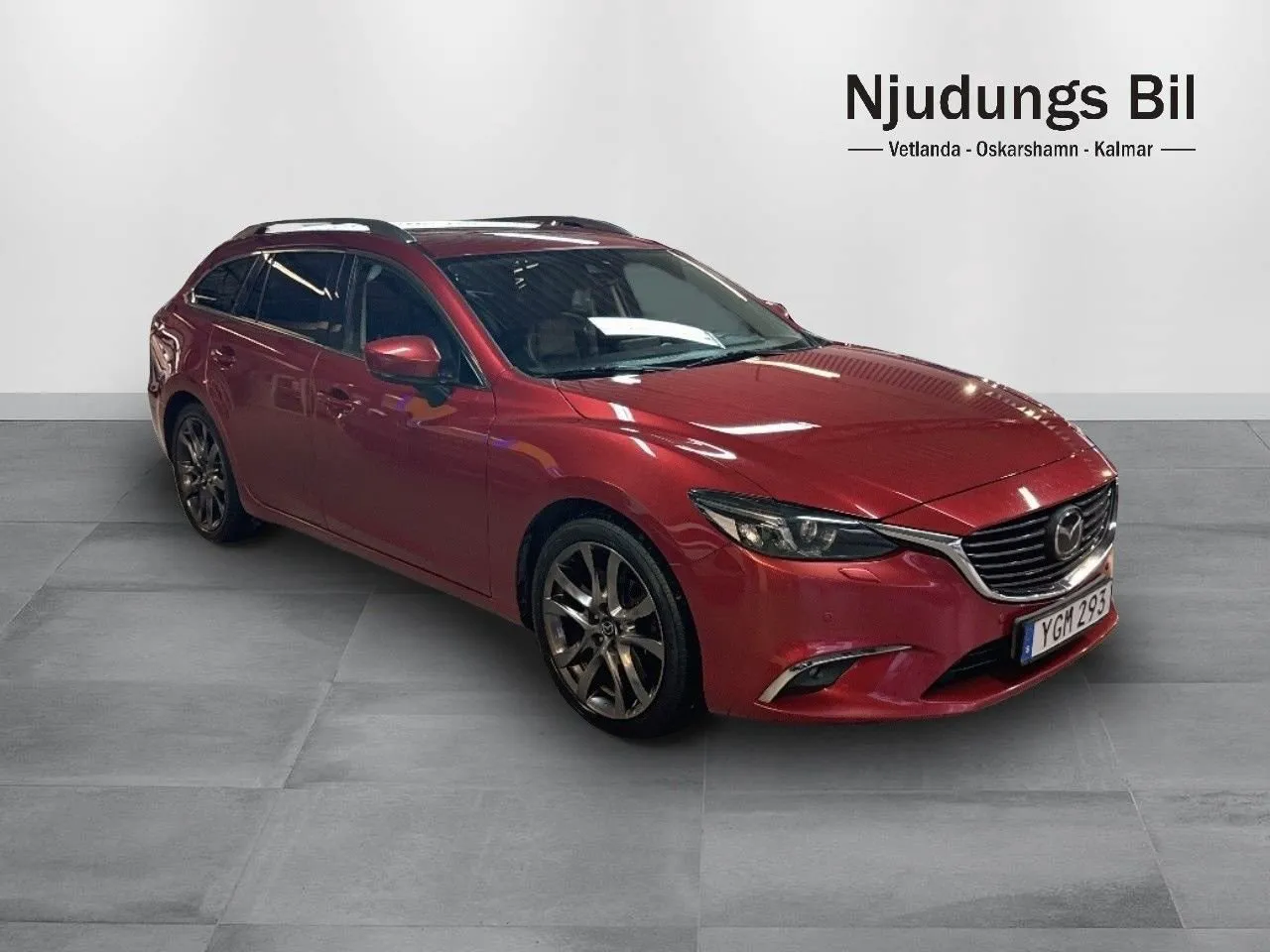 Vehicle image 3