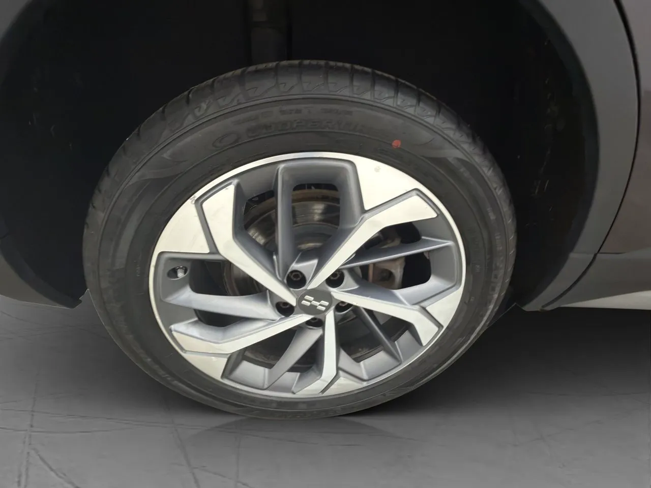 Vehicle image 32