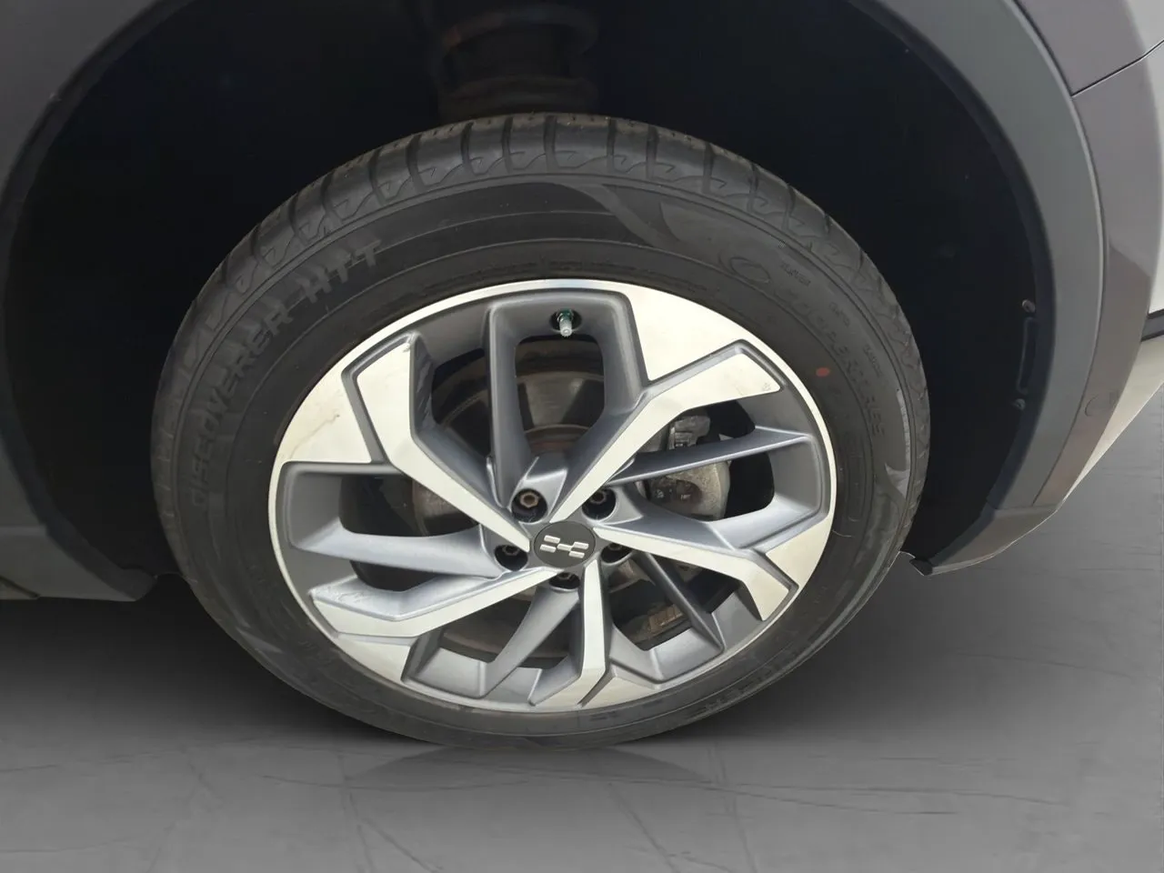 Vehicle image 33