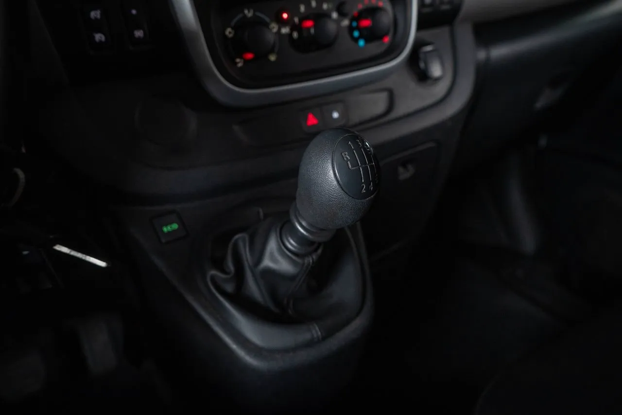 Vehicle image 27