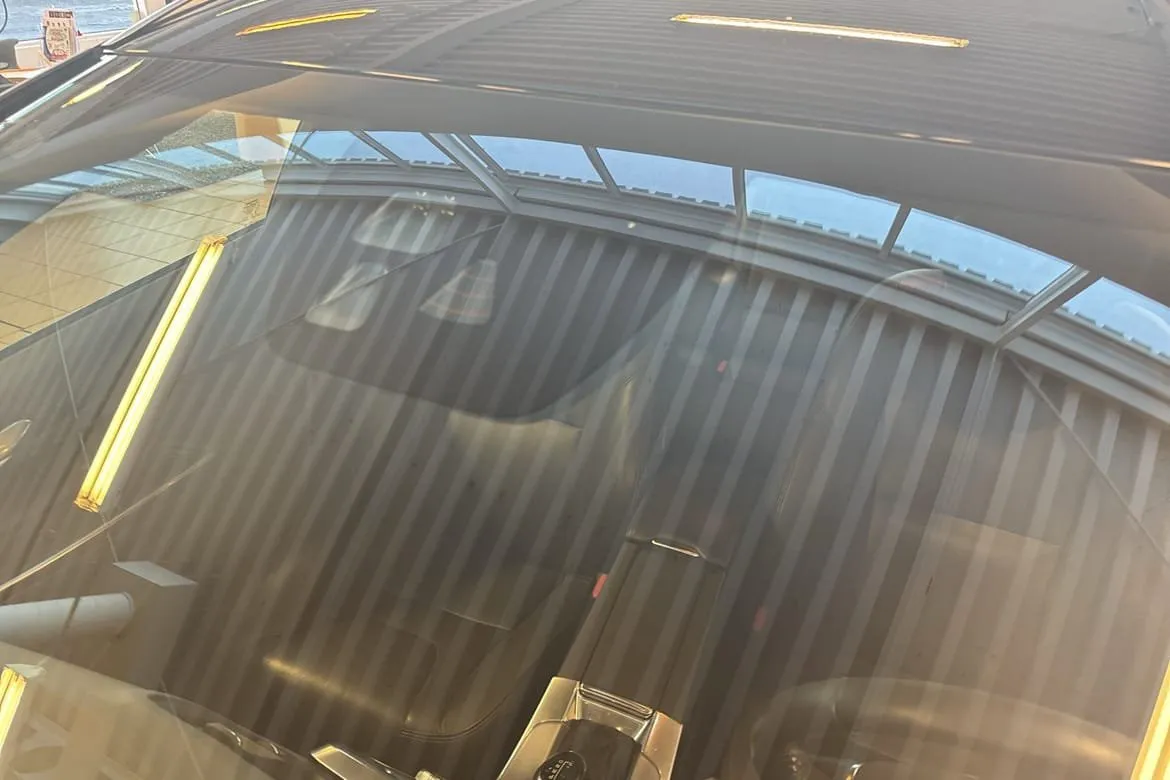 Vehicle image 21