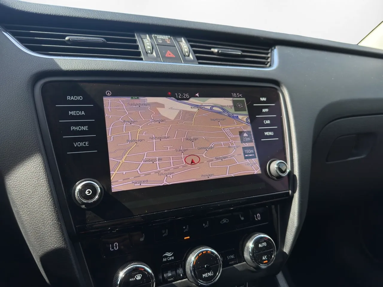 Vehicle image 14