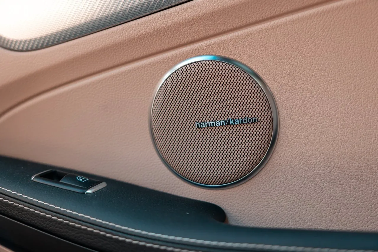 Vehicle image 27